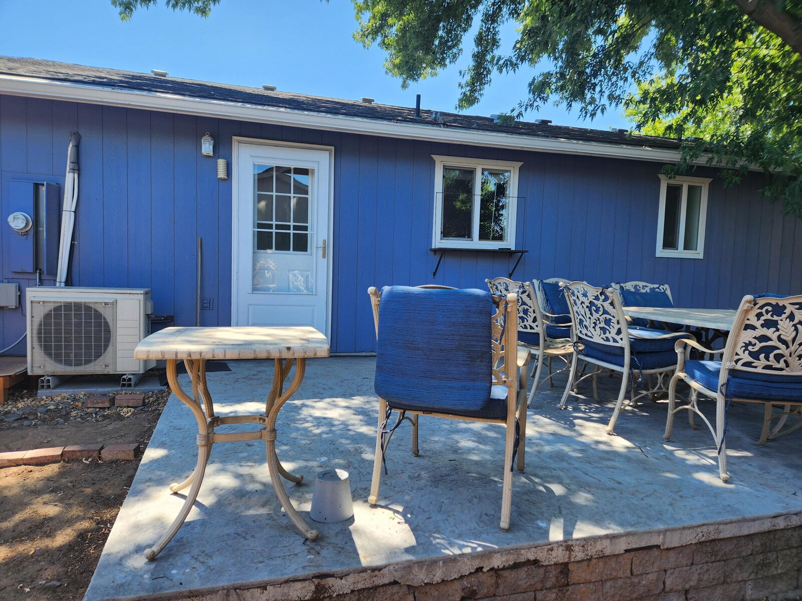 Property Photo:  28 NE Hillcrest Street  OR 97741 