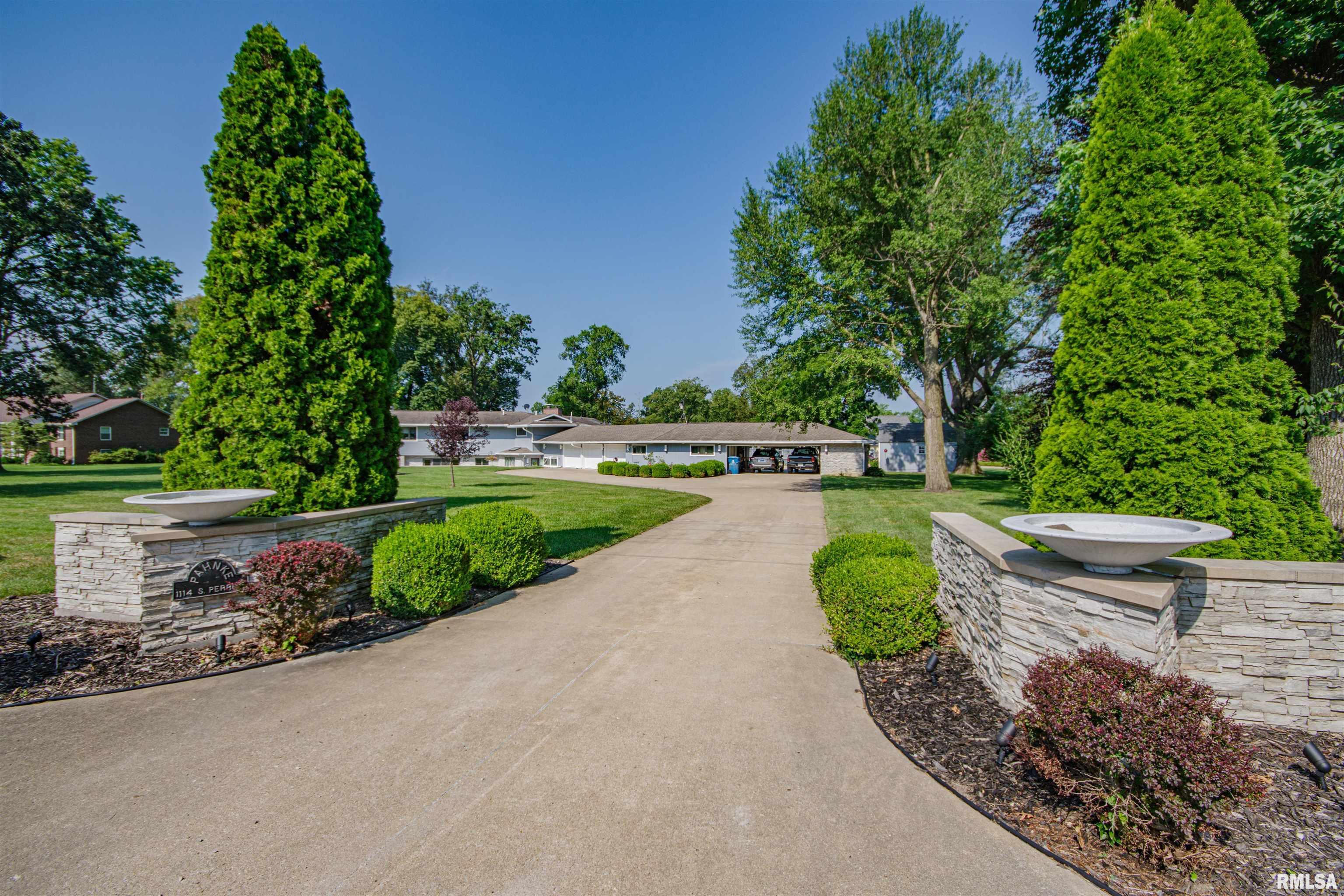 Property Photo: 1114 S Perrine Street IL 62801