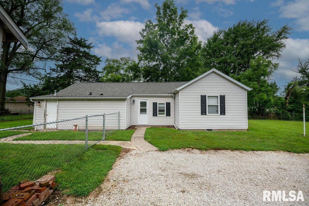 Property Photo: 572 Roosevelt Street IL 61610