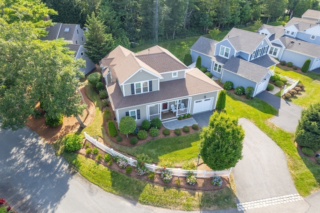 Property Photo:  10 Cross Rd  MA 02649 