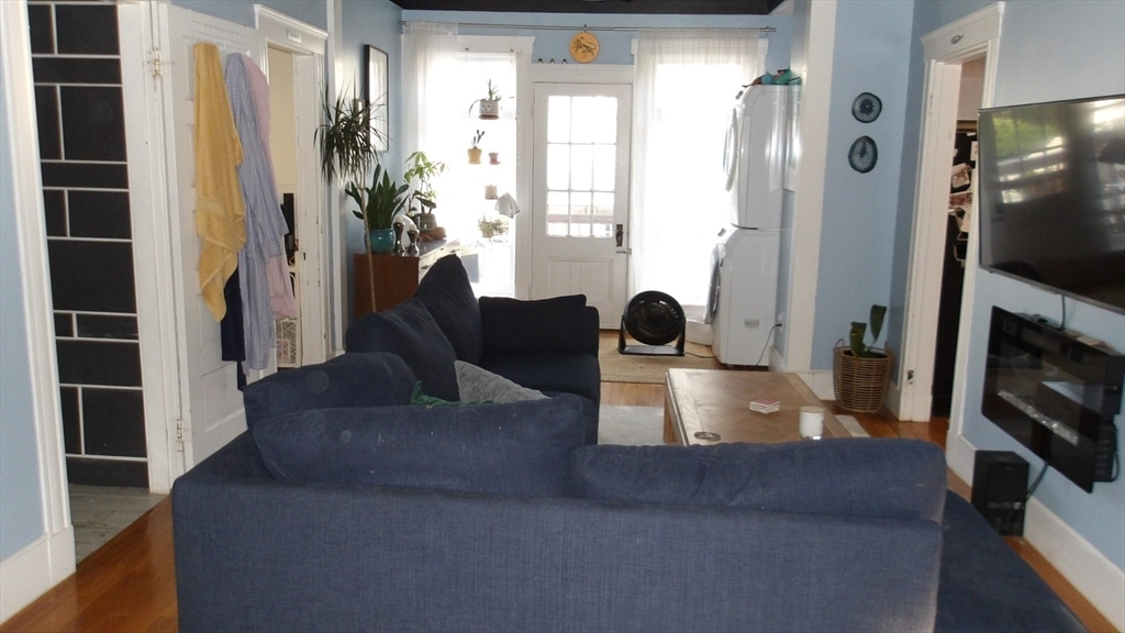 Property Photo: 1085 Salem St 1 MA 02148