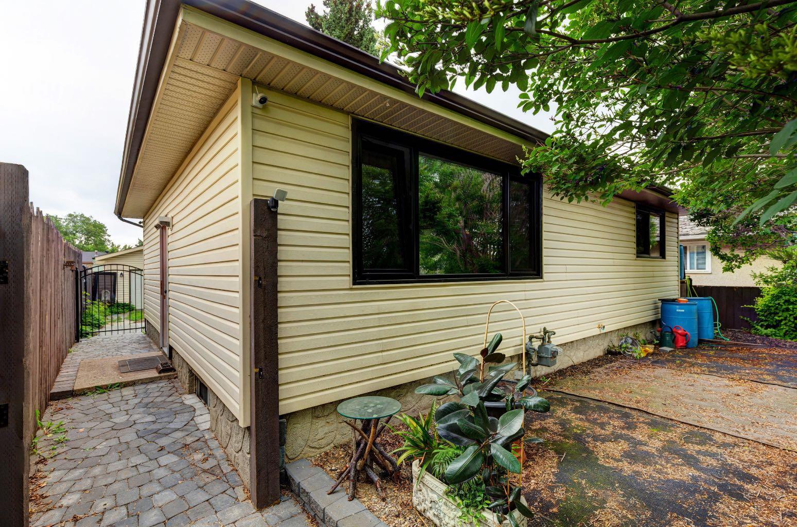 Property Photo: 3228 31A Avenue SE AB T2B 0H9