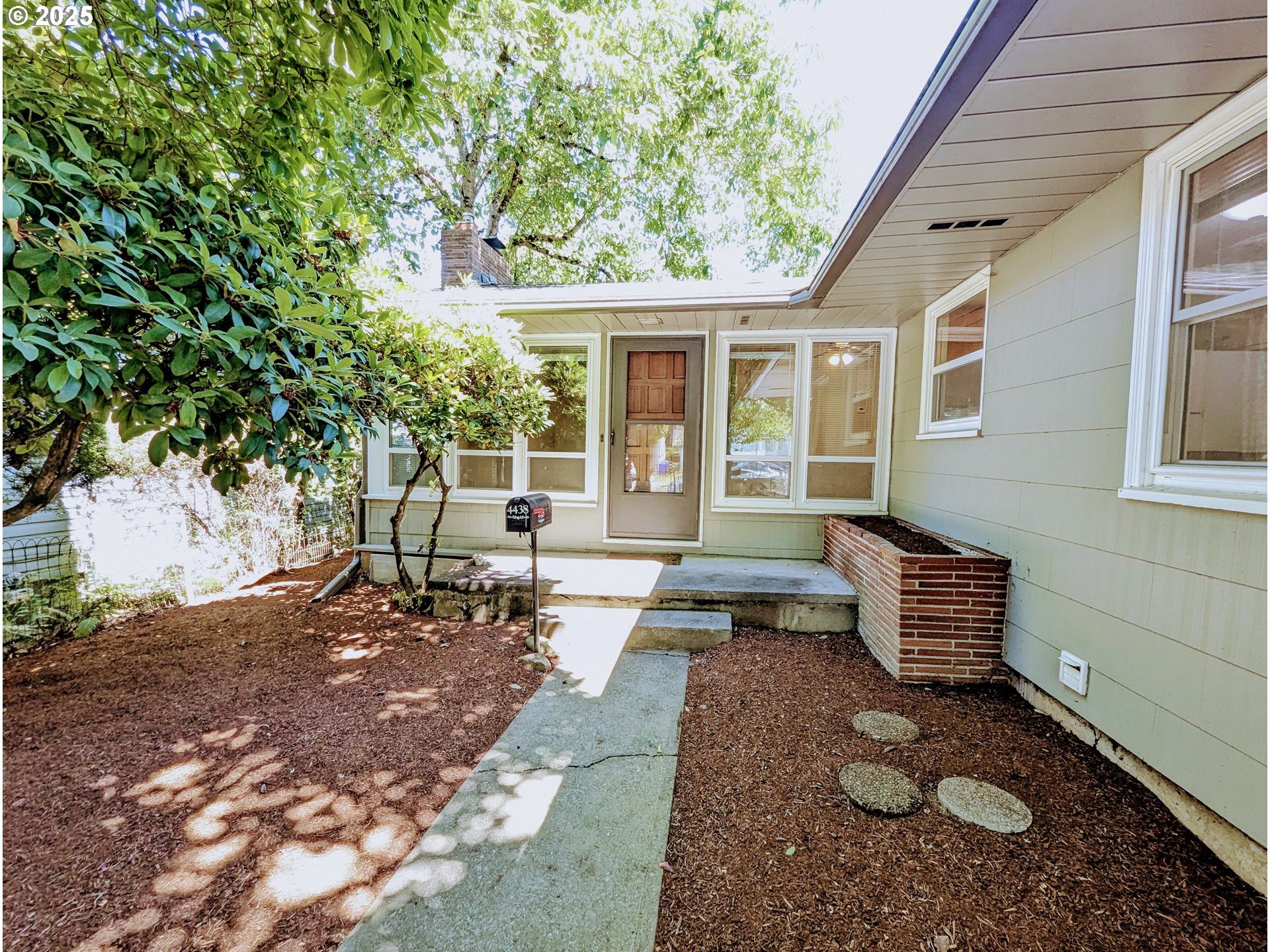 Property Photo: 4438 NE 62nd Ave OR 97218