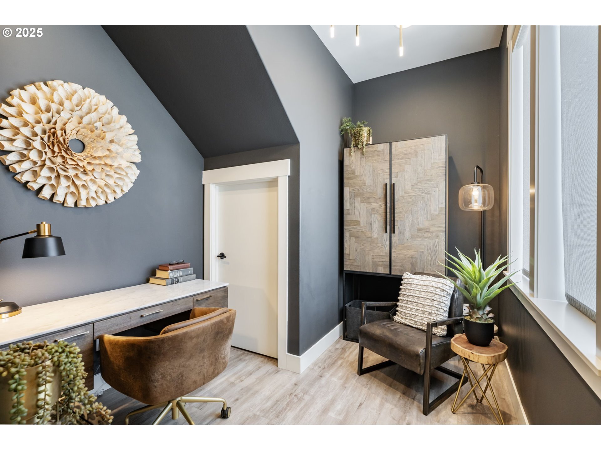 Property Photo: 13910 NW 56th Ave WA 98685