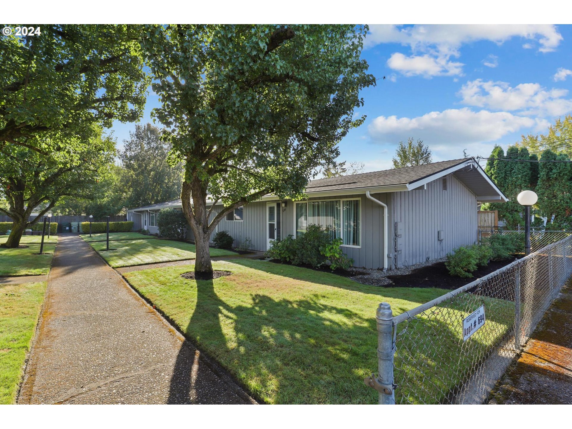 Property Photo: 694 NW Joy Ave OR 97229