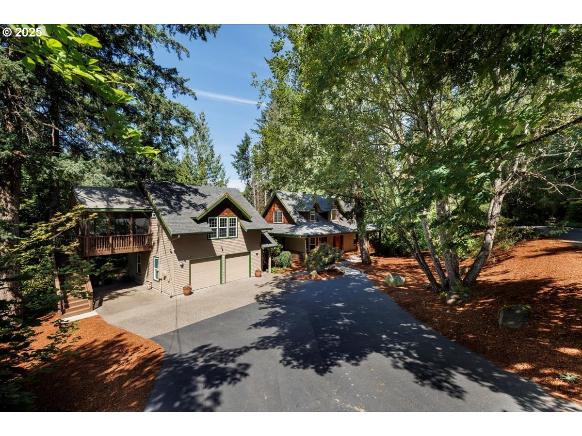 Property Photo: 9690 SW Spring Crest Dr OR 97225