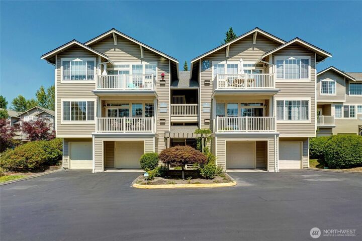 Property Photo:  18606 NE 57th Street  WA 98052 