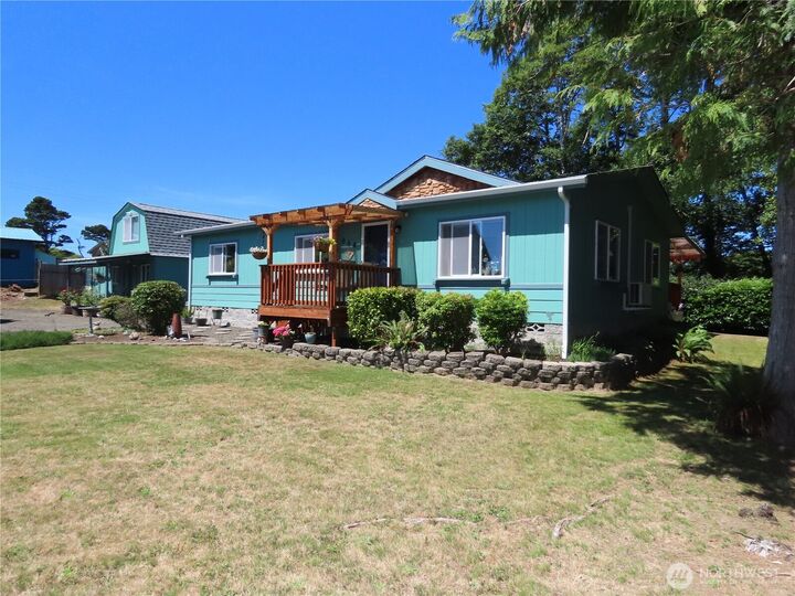 Property Photo:  864  Hart Street  WA 98547 
