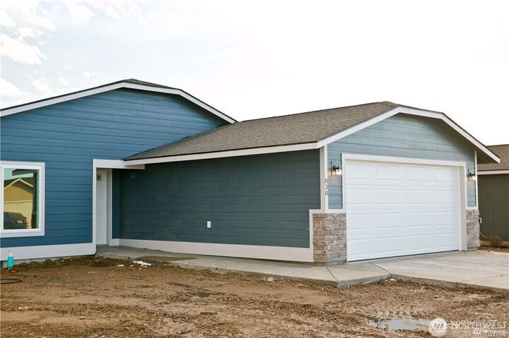 Property Photo: 702 O Street NE WA 98848