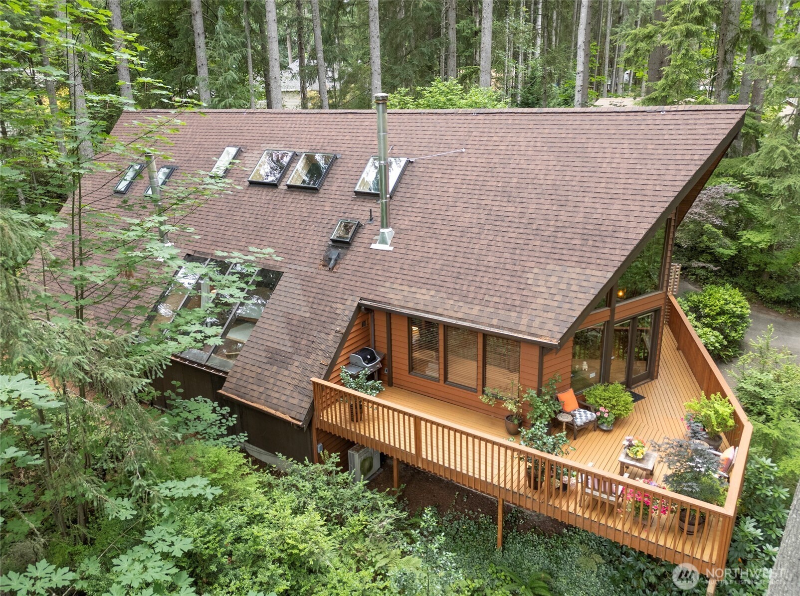 Property Photo: 9910 40th Avenue Ct WA 98332