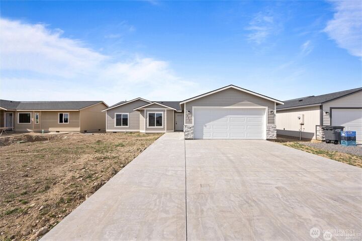 Property Photo: 1505 7th Avenue NE WA 98848