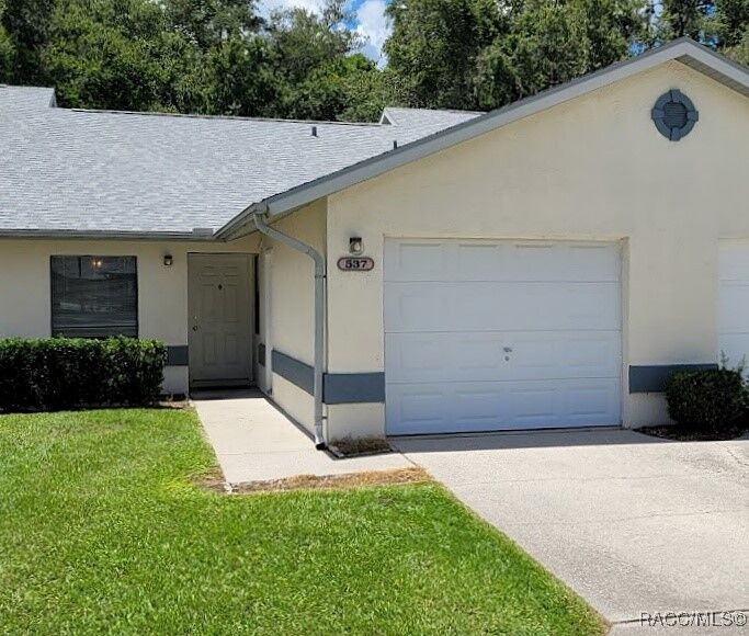 Property Photo: 537 Crossleaf Lane FL 34453