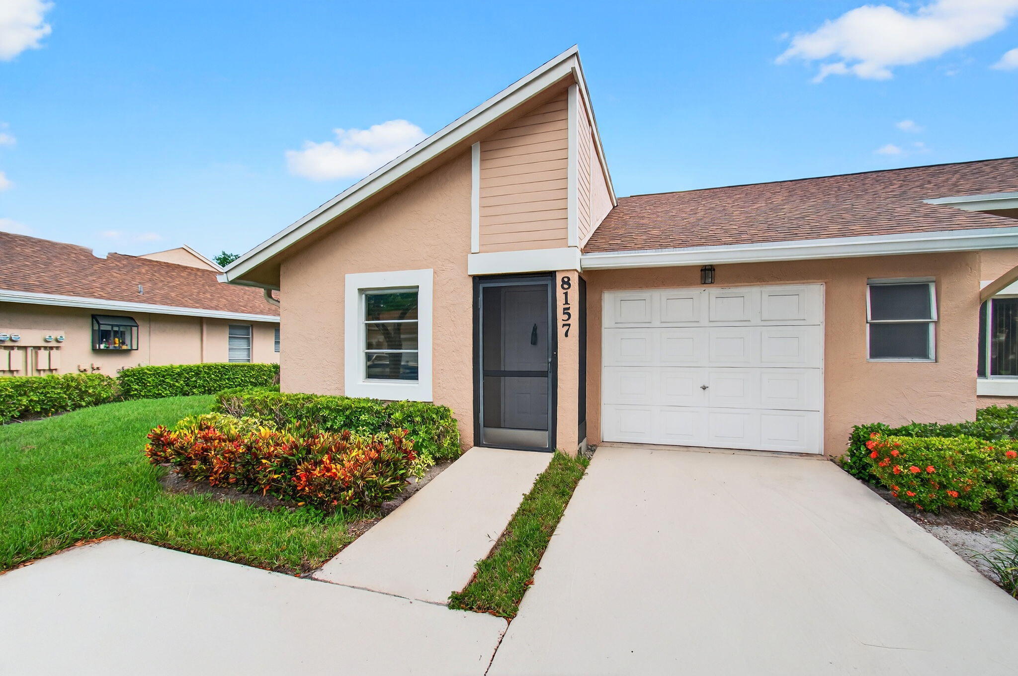 Property Photo: 8157 Springtree Road FL 33496