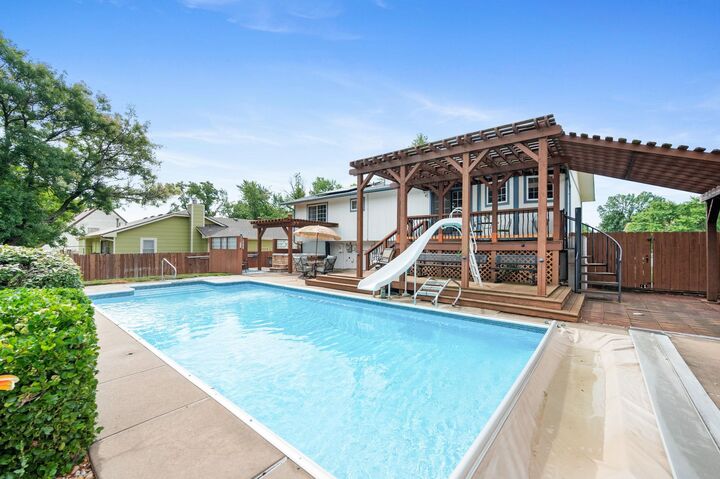Property Photo: 430 E Birchwood Rd KS 67037-3107