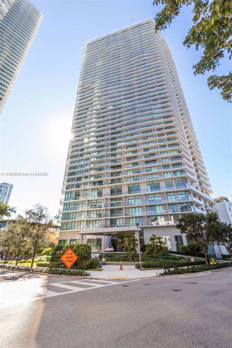 Property Photo: 501 NE 31st St 1007 FL 33137