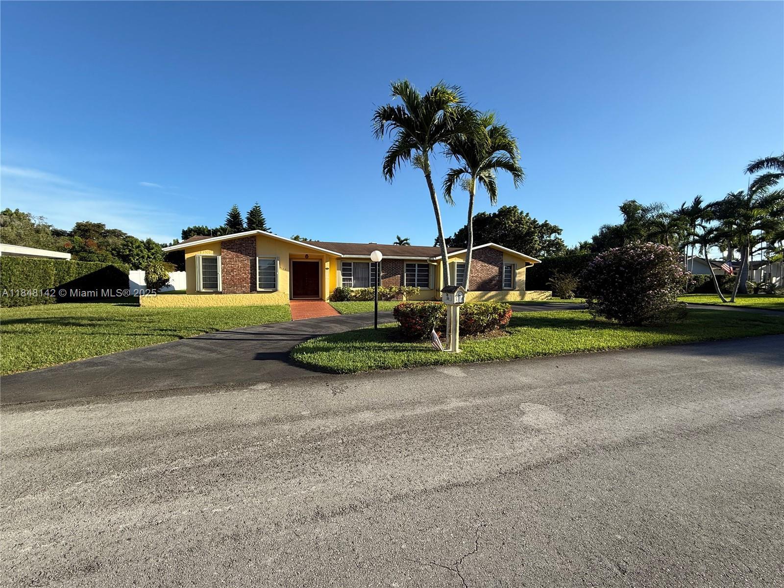 Property Photo: 9824 SW 123rd Ter FL 33176