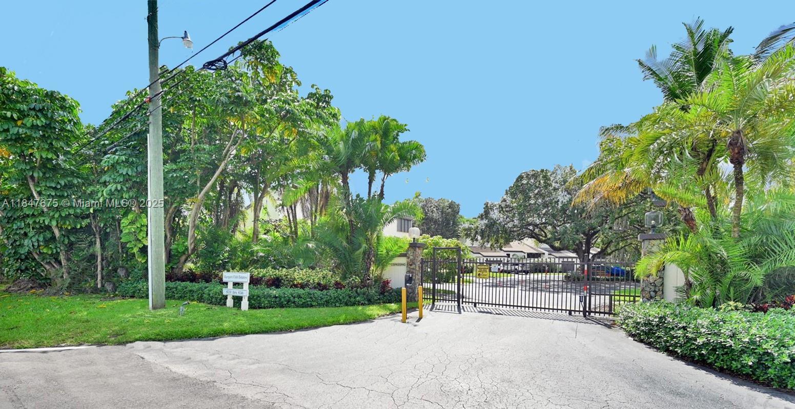 8626 SW 94th St  Miami FL 33156 photo