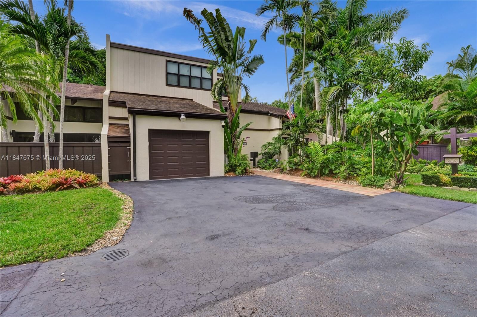 Property Photo:  8626 SW 94th St  FL 33156 