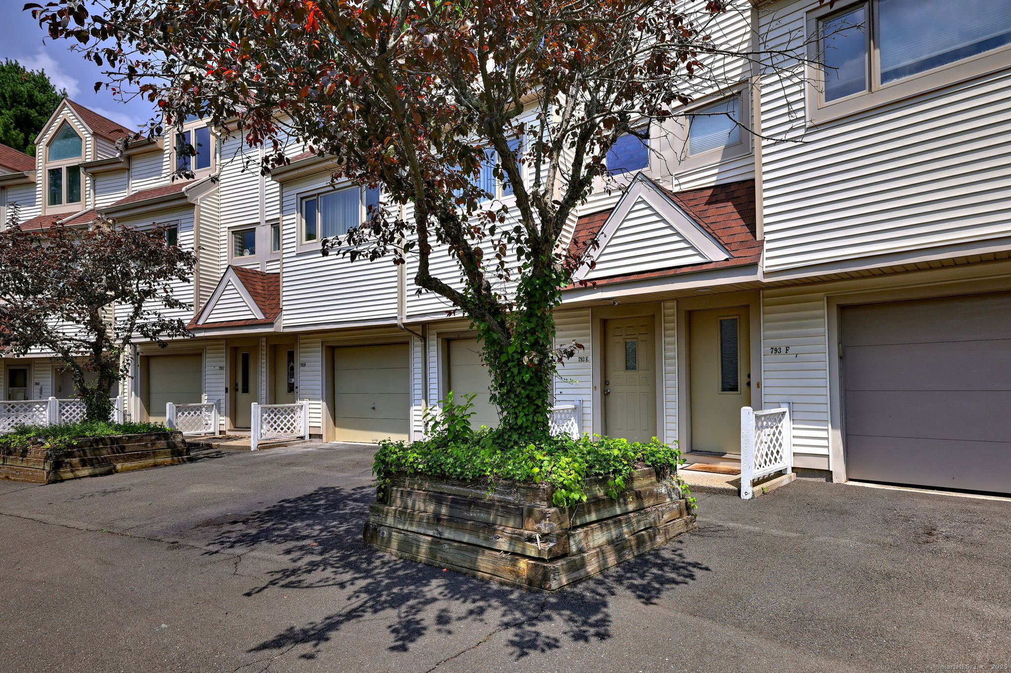 Property Photo:  793 West Main Street Apt E  CT 06451 