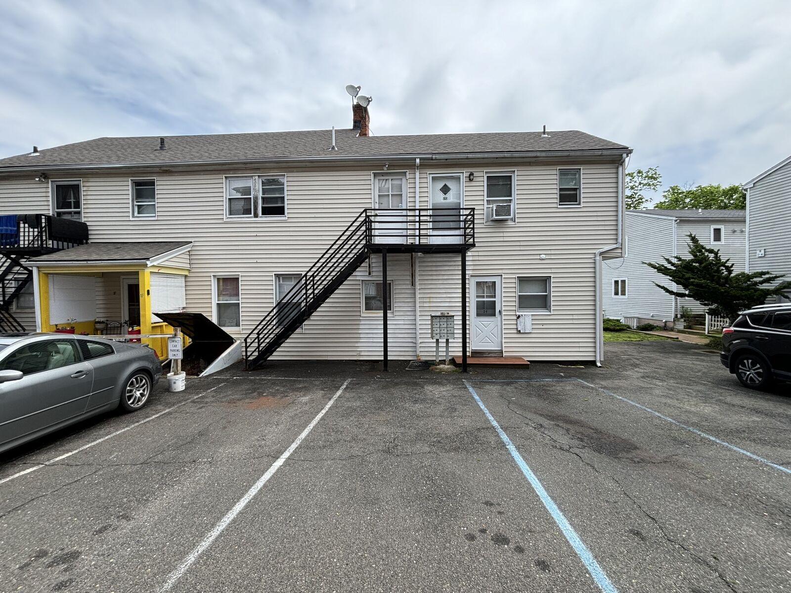 Property Photo: 26 Fairfield Avenue 4F CT 06854