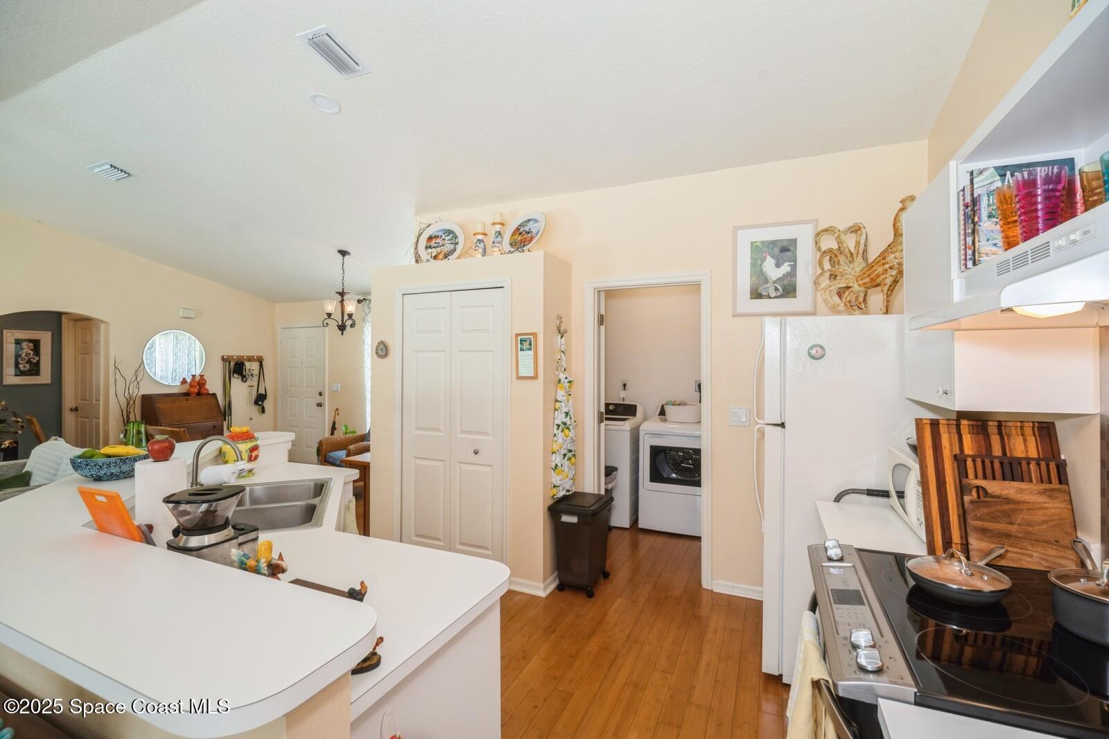 Property Photo: 6470 Aberdeen Avenue FL 32927