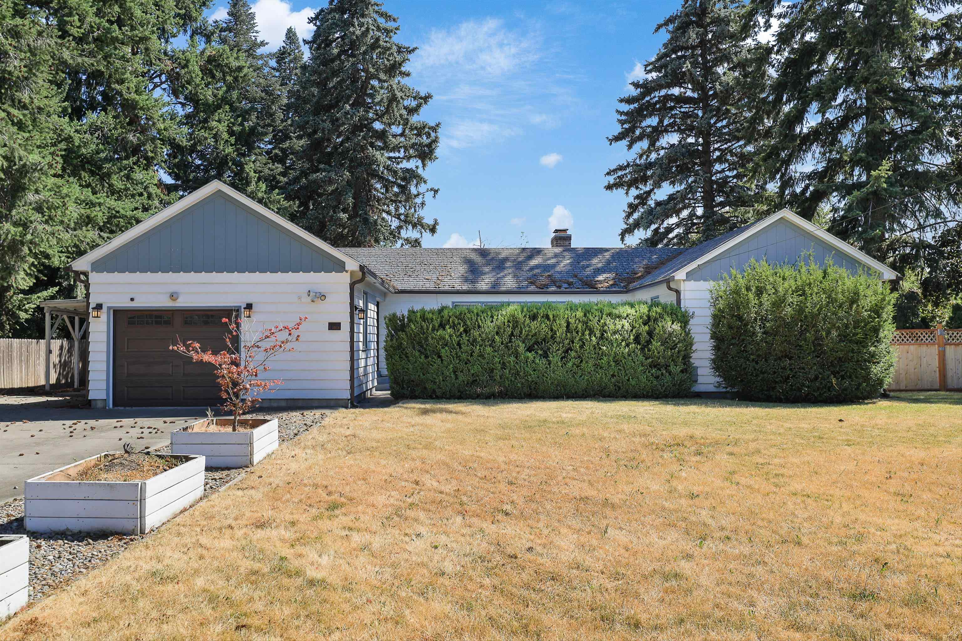 Property Photo: 14606 E Valleyway Ave WA 99216
