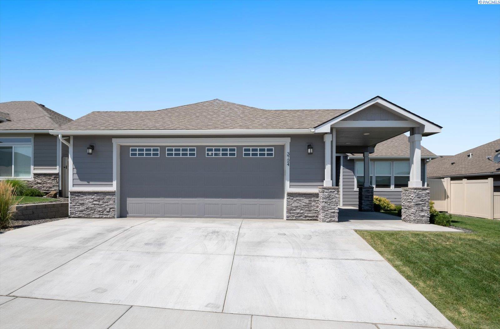 Property Photo: 3724 S Taft Place WA 99338