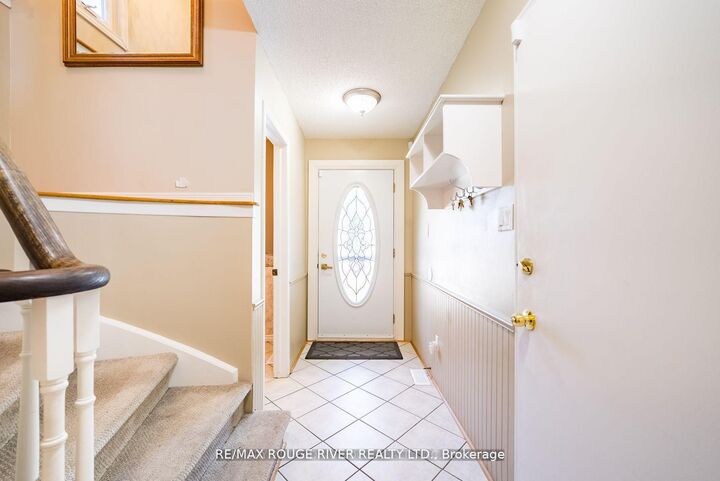 Photo de la propriété:  880 Castlegrove Avenue  ON L1J 7Y4 