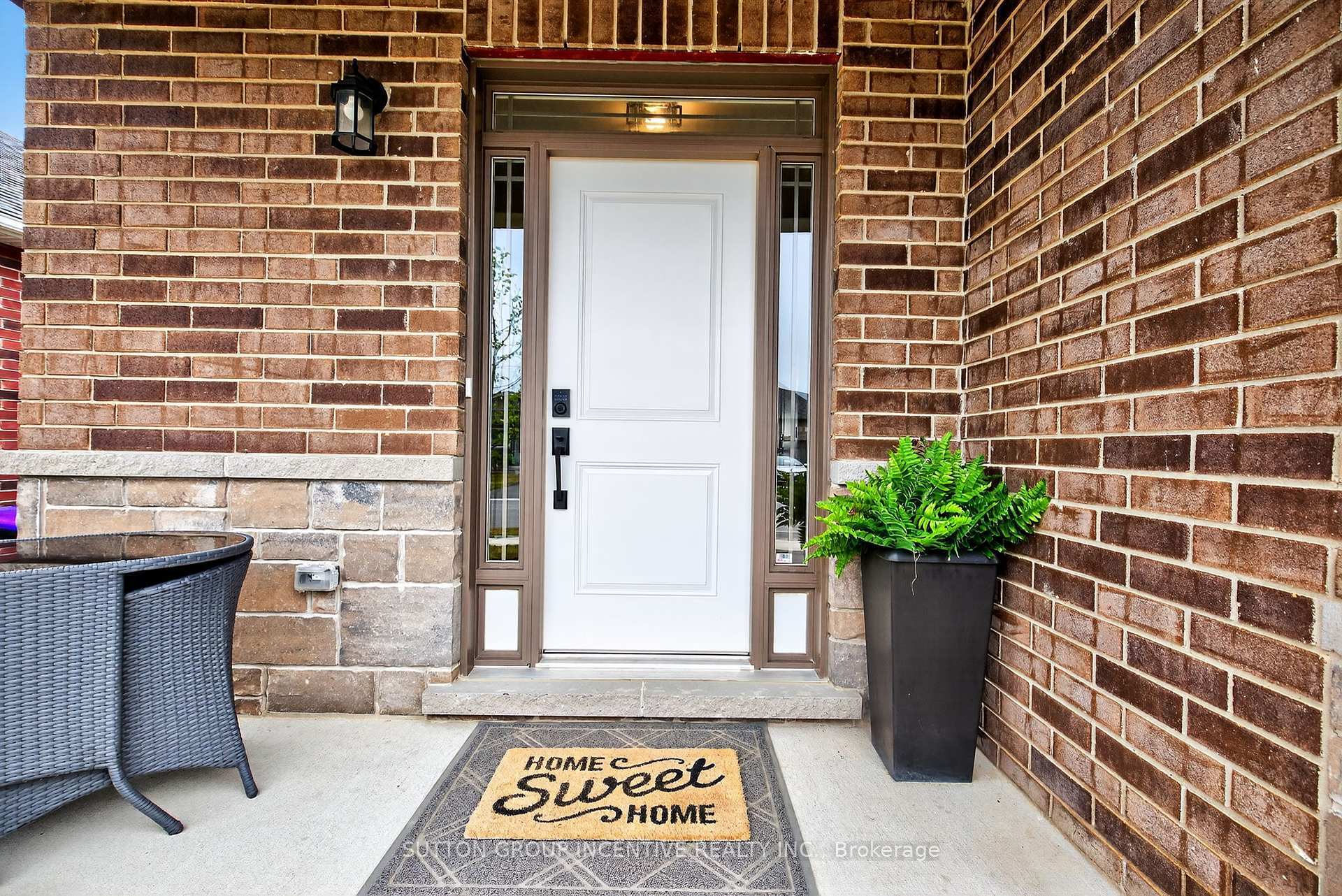 Property Photo: 140 Ritchie Crescent ON L0L 1P0