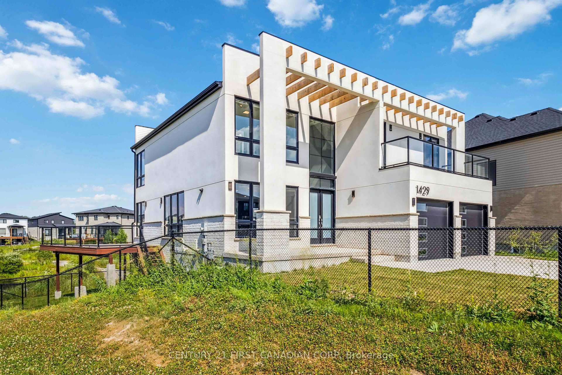 Photo de la propriété: 1429 Medway Park Drive ON N6G 0Z6
