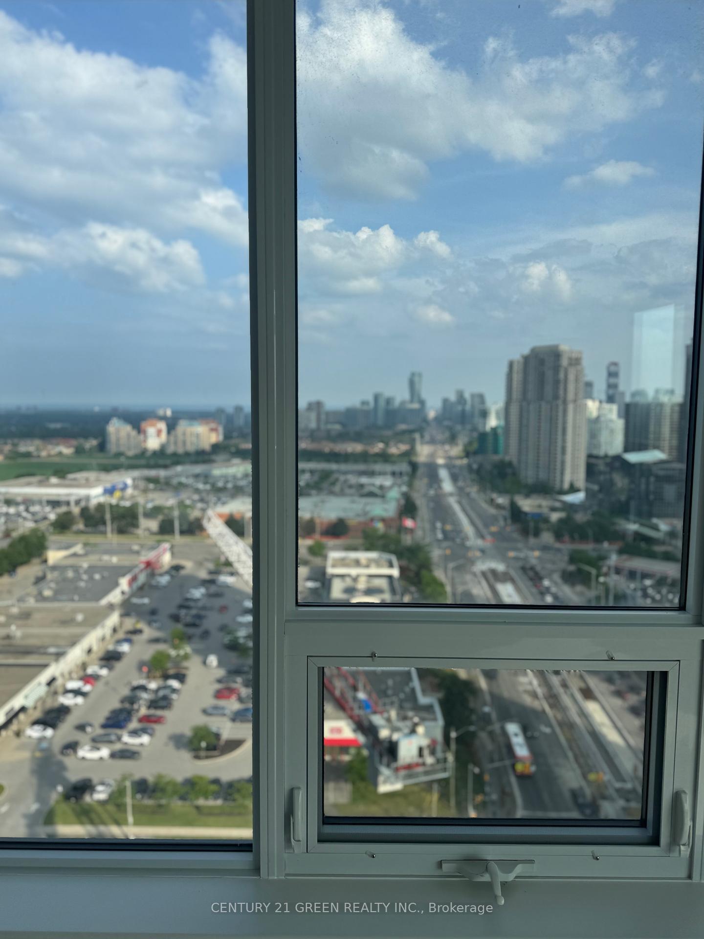 Photo de la propriété: 5105 Hurontario Street 1905 ON L4Z 3X7