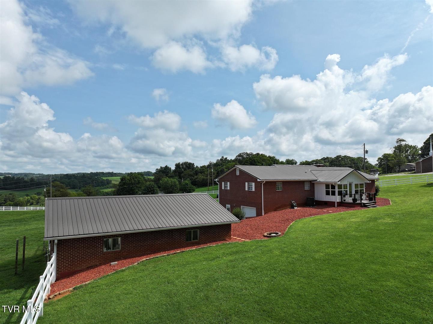Property Photo: 1256 South Old Kentucky Road TN 37743