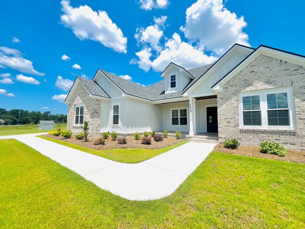 Property Photo: 173 Indian Creek Circle GA 31620