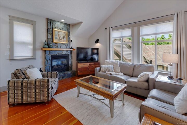 Photo de la propriété: 4808 Bridgewood Close BC V9V 0A1