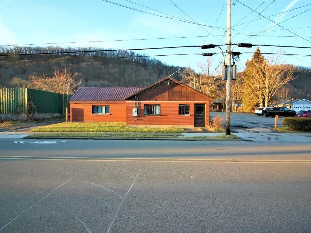 Property Photo: 1408 Pennsylvania Avenue PA 16365