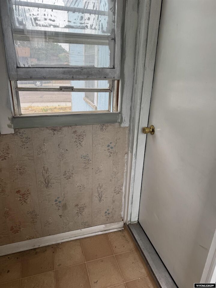 Property Photo: 917 N Washington Streets WY 82601