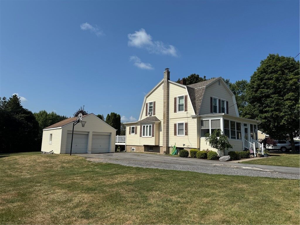 Property Photo: 905 County 4 Road NY 14456