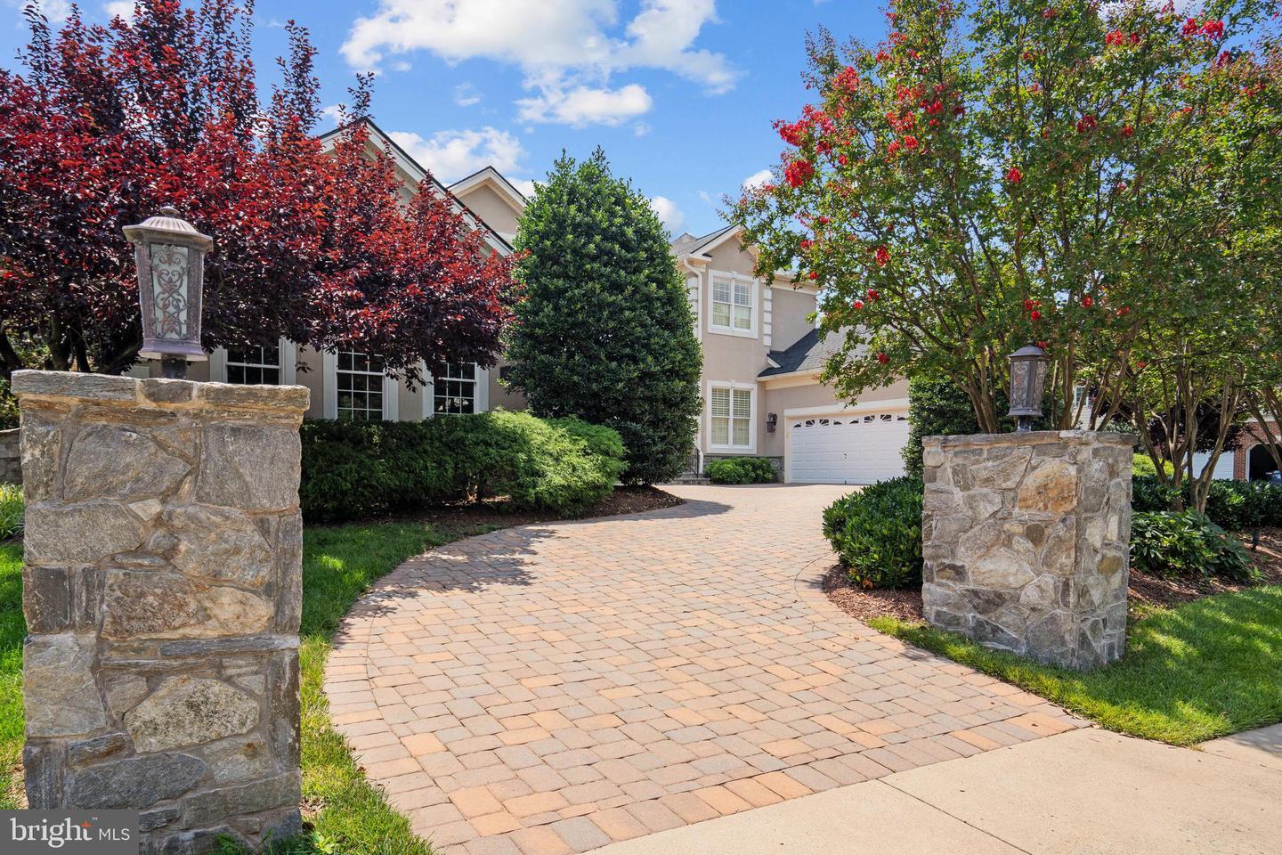 Property Photo:  43589 Edison Club Court  VA 20147 