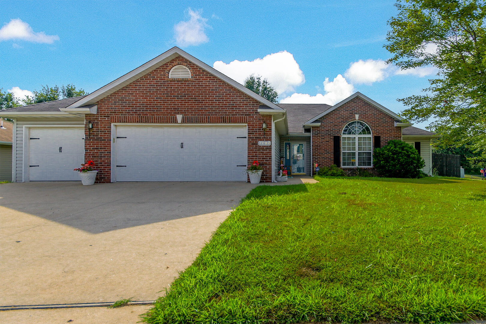 Property Photo:  1707 Woodmoor Ct  MO 65202 