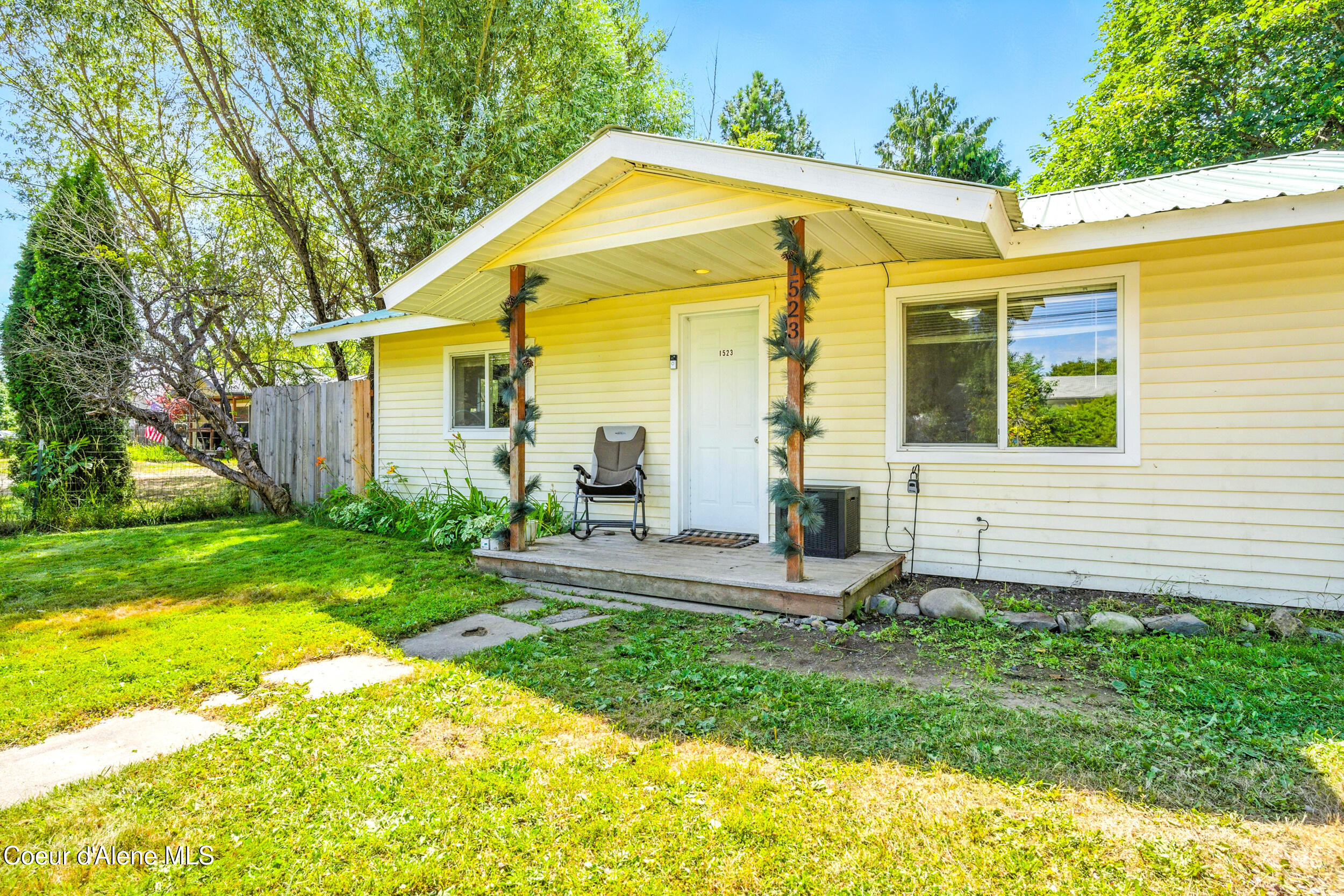Property Photo:  1523 Main Street  ID 83864 