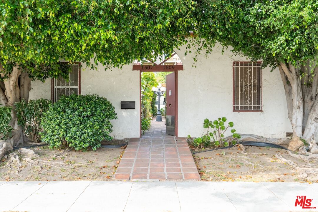 Property Photo:  1507 14th St  CA 90404 