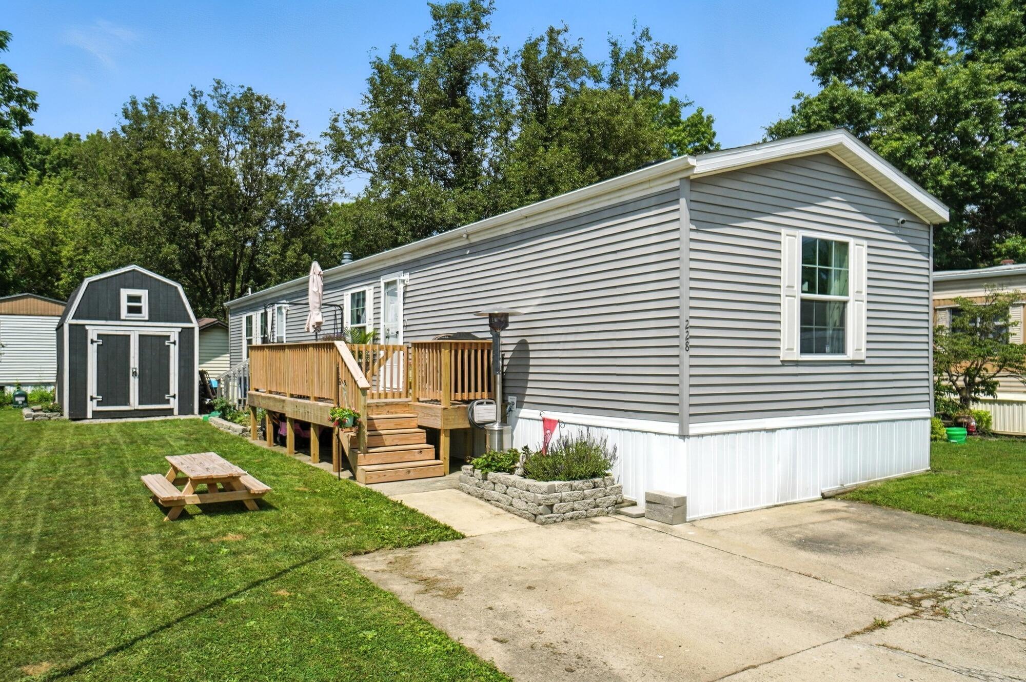 Property Photo:  210 Cedar Street  OH 43062 