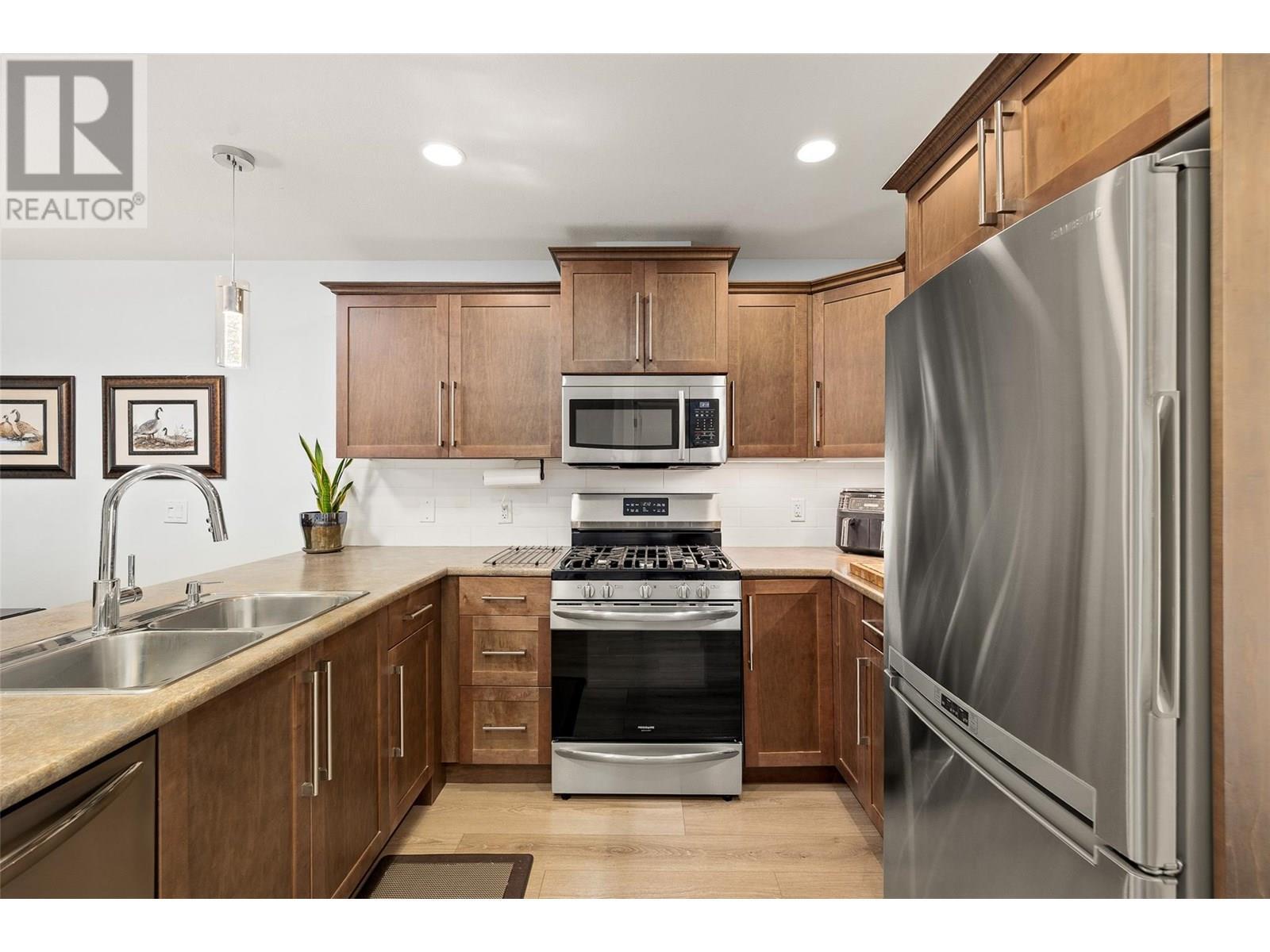 Property Photo:  1170 Brant Avenue 6  BC V1Y 1N1 