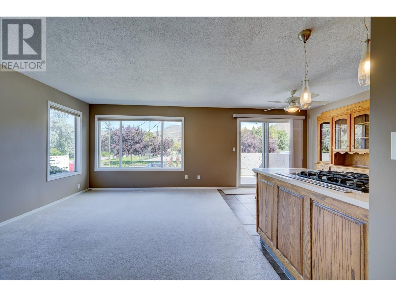 Photo de la propriété: 2483 Fleetwood Avenue BC V2B 4T1