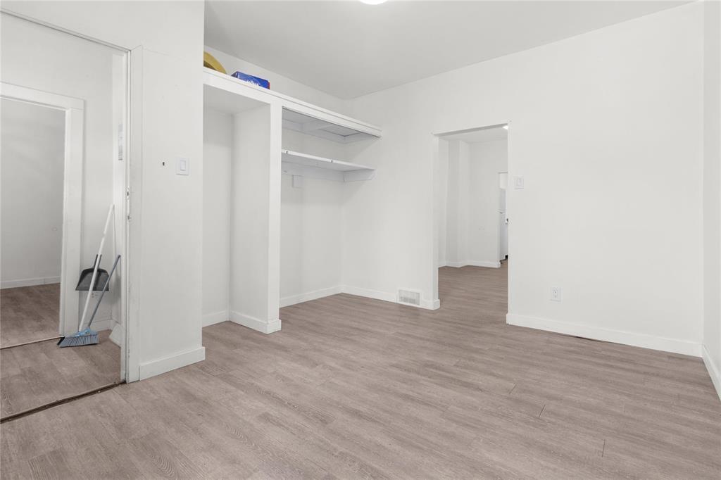 Property Photo:  932 Manitoba Avenue  MB R2X 0K1 