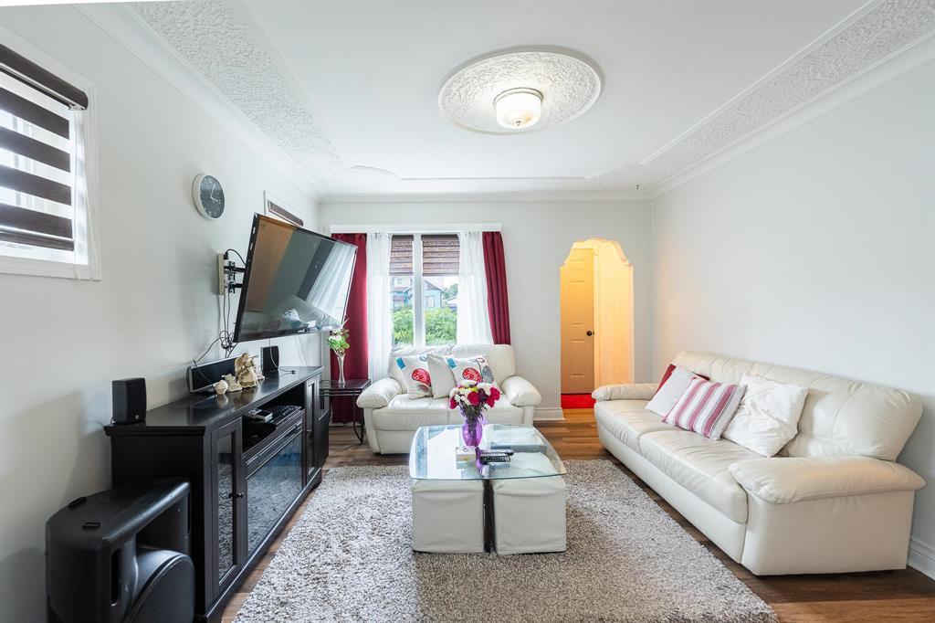 Property Photo:  773 McPhillips Street  MB R2X 2J2 
