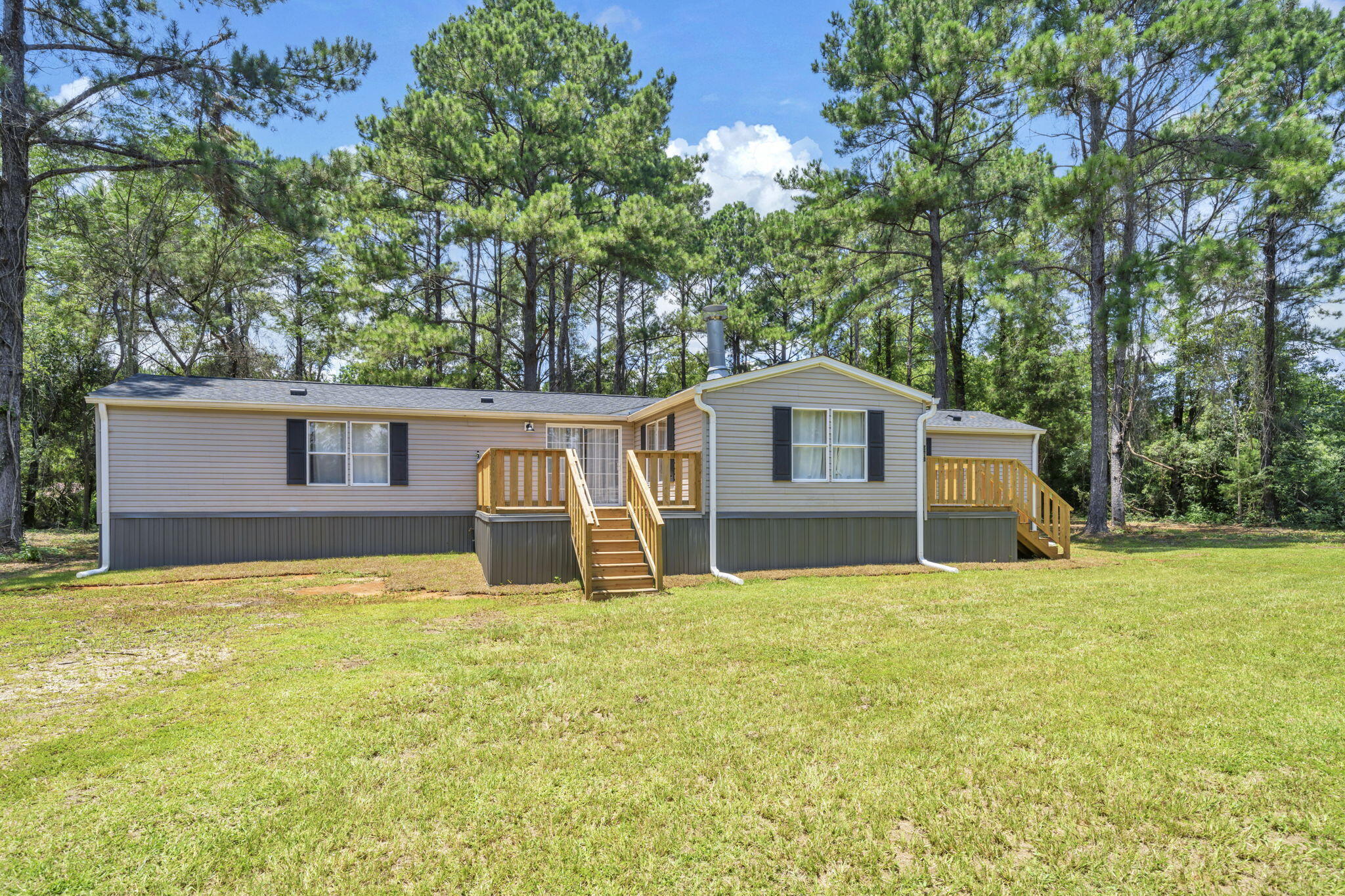 Property Photo: 5216 Galliver Cutoff FL 32531