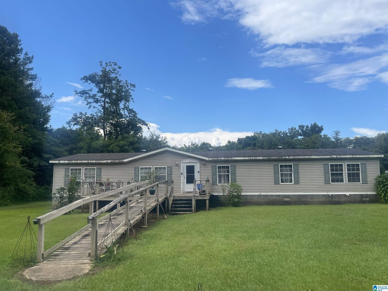 Property Photo:  680 Maine Street  AL 35160 