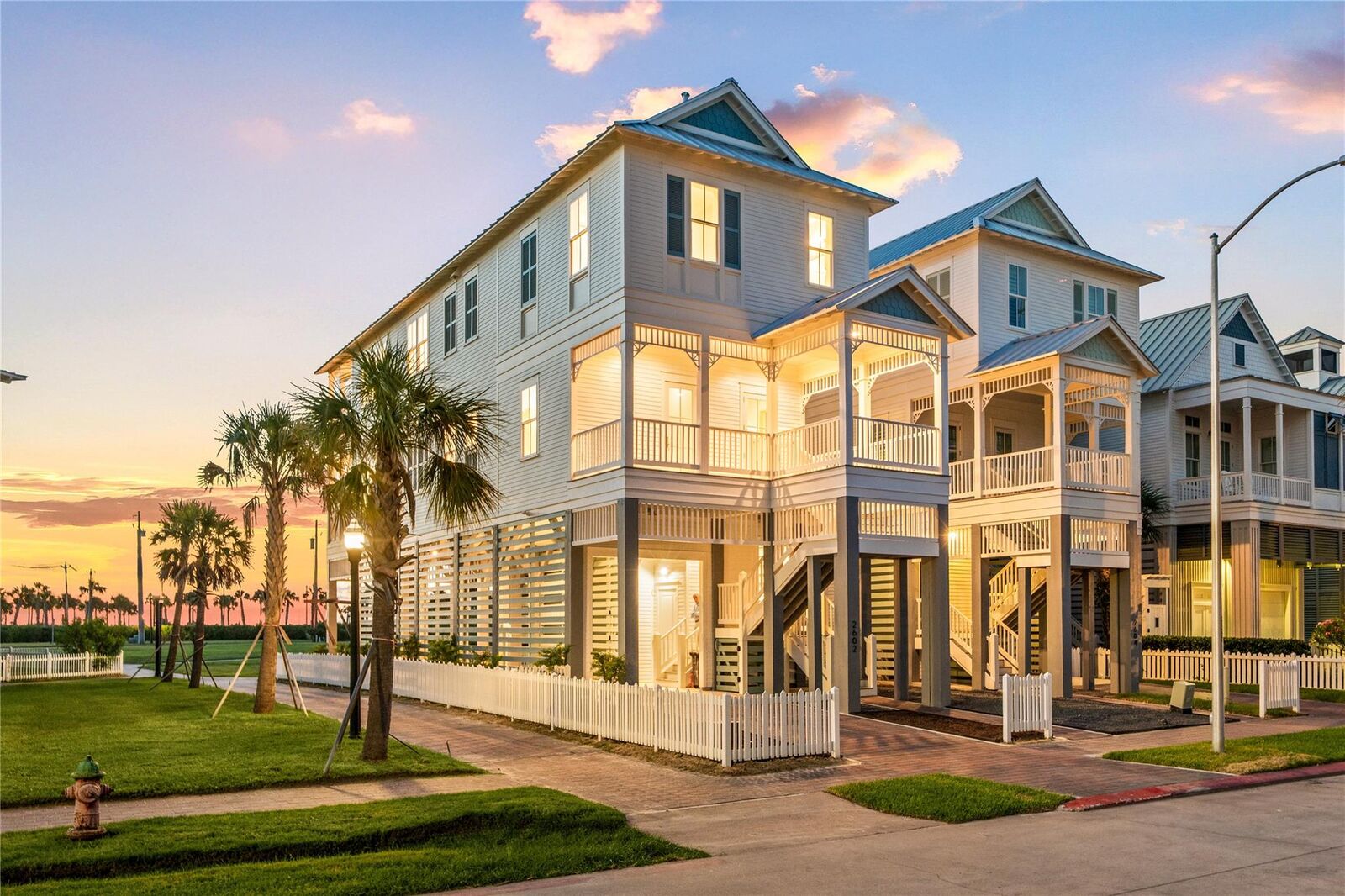 Property Photo: 2602 E Seaside Drive TX 77550