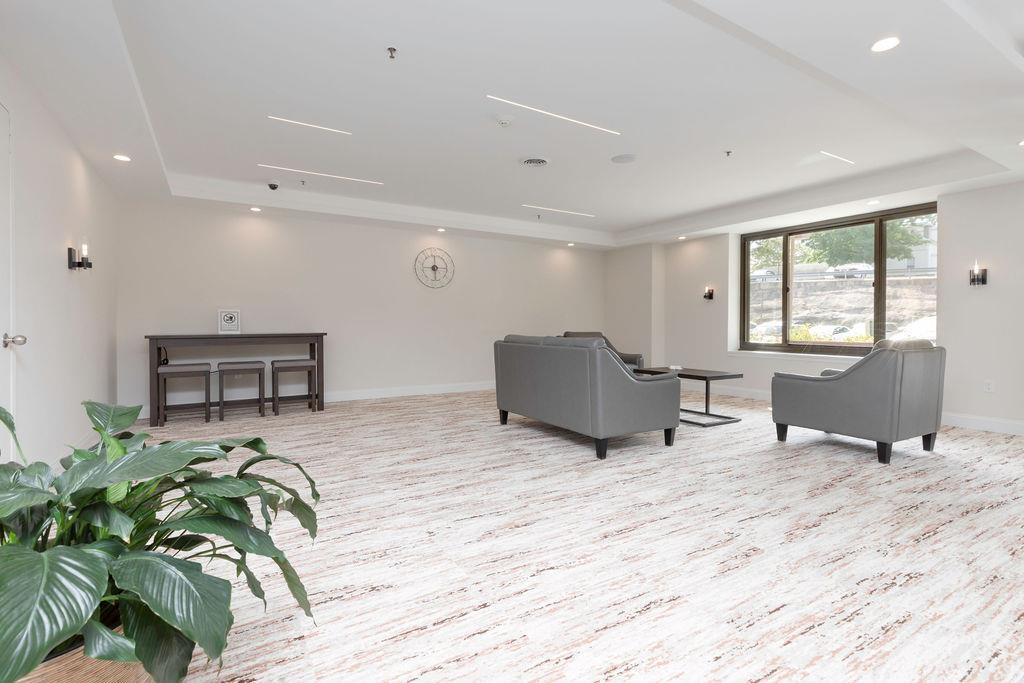 Property Photo: 1376 Midland Avenue 702 NY 10708
